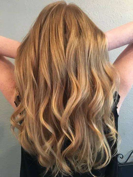 https://cdn.salonspotlight.com/photos/O1KUNeB09jxhKMuz05rV/70ad8fb5-68a1-4309-9f48-cf3d683a1b89_720x720