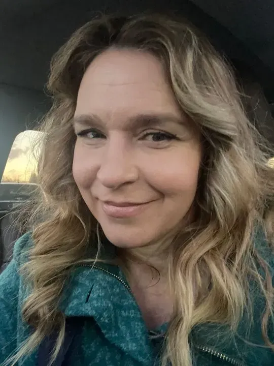 https://cdn.salonspotlight.com/photos/O2qYNulTpGGBW1km5ANf/ca3e934a-491b-4ab7-b6db-958db71f2239_720x720