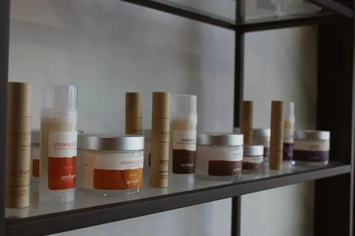 https://cdn.salonspotlight.com/photos/O5rxzDZPVnJjLseKKuxN/13f7dcc1-5284-45a3-b7e4-3121eae85bcb_720x720