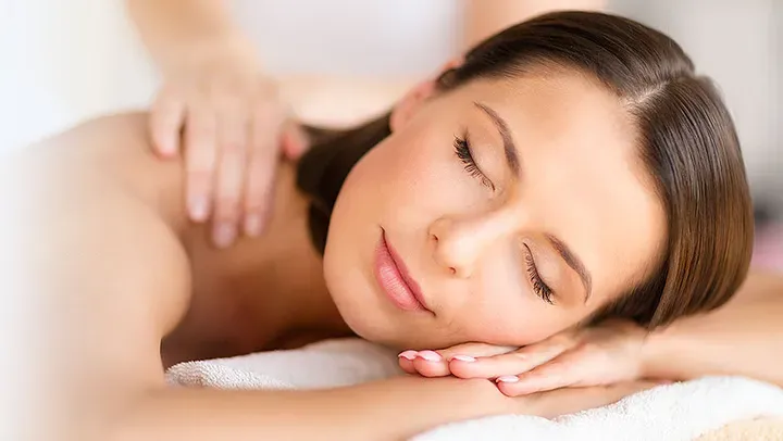 https://cdn.salonspotlight.com/photos/O6ExOu8oeJBWqI8JfK80/4bdeb413-5ba3-492c-acd9-f643e5dc443d_720x720