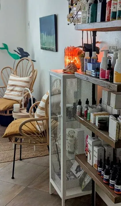 https://cdn.salonspotlight.com/photos/O6gEJmgfTGUKnORbMdj0/b800b007-890f-4978-a238-732967766ded_720x720