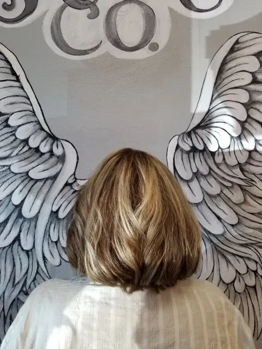 https://cdn.salonspotlight.com/photos/O7nTYw36K6LuxrkNpPAz/2e379334-14bf-4301-b1ec-096133843ad5_720x720