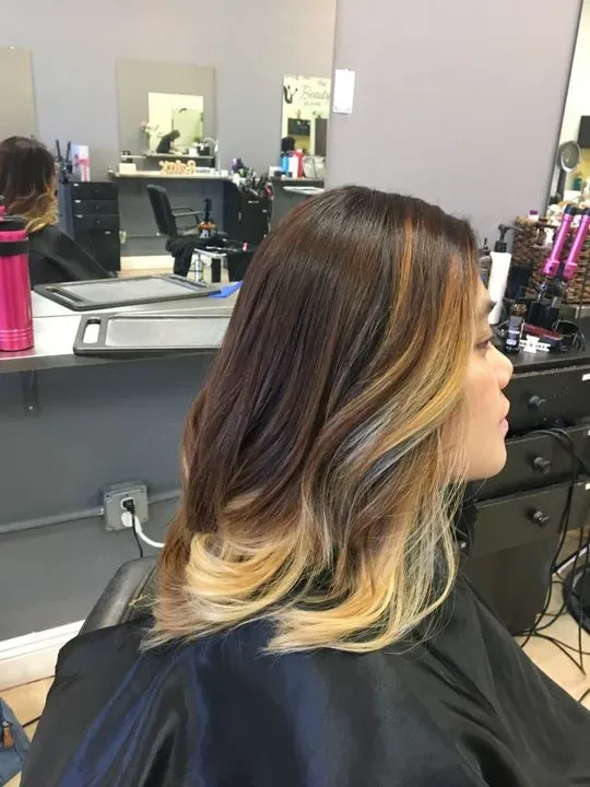 https://cdn.salonspotlight.com/photos/OAg8of64mfAdehAlI9U2/d8af1b87-07ec-41a7-9952-bd67d43e2d02_720x720