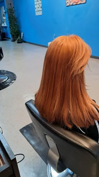 https://cdn.salonspotlight.com/photos/OAgd80G16DK8yymAlKGh/e120b7b7-2d8b-41fa-b846-9a4f4129f82f_720x720