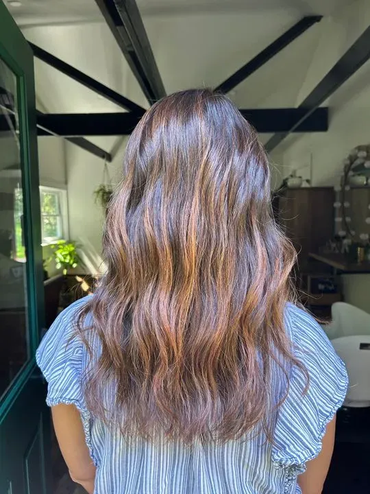 https://cdn.salonspotlight.com/photos/OAnwgyrAiCfejaE85bsZ/45bdf05f-bb16-4eb1-93b6-3a30579d60a9_720x720