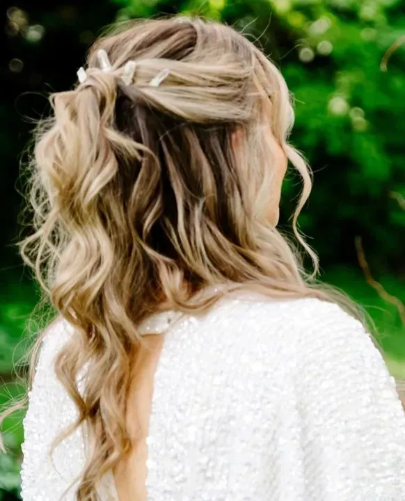 https://cdn.salonspotlight.com/photos/OAnwgyrAiCfejaE85bsZ/589afeae-747f-4041-8cad-6052ce1db12d_720x720