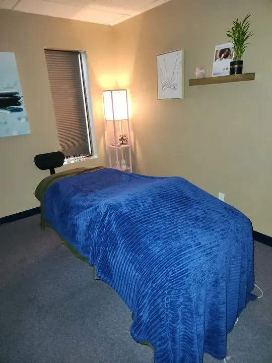 https://cdn.salonspotlight.com/photos/OCXyAZioQAgsVZW6Ggkt/e4e41560-688d-43a5-8055-d841314cda85_720x720