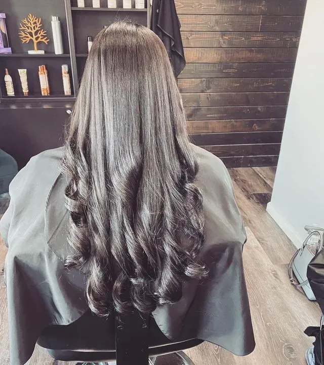 https://cdn.salonspotlight.com/photos/ODZ8kDTOFRVuR81C0q2m/51b5f44e-2bde-4827-9da6-8a74f89f0931_720x720