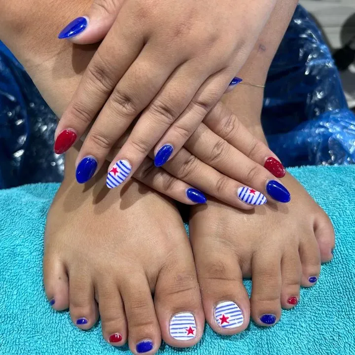 https://cdn.salonspotlight.com/photos/OGaYOnxsDrXHJdEpfN70/0f856f18-de22-49e5-bac4-63fdf397216d_720x720