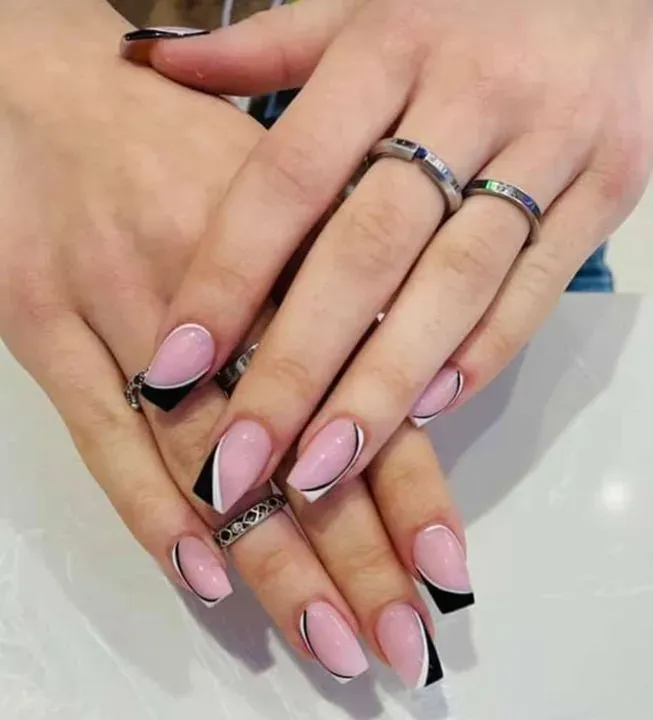 https://cdn.salonspotlight.com/photos/OGaYOnxsDrXHJdEpfN70/18eb17c5-fdd1-457c-a851-3d1dfaa32c88_720x720