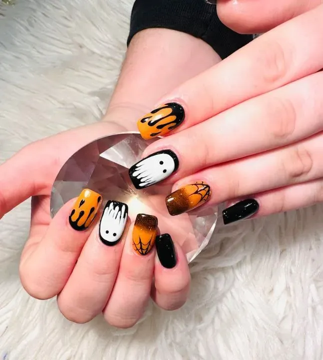 https://cdn.salonspotlight.com/photos/OGaYOnxsDrXHJdEpfN70/cd5a7536-413f-4c5c-baae-cc7846de2394_720x720