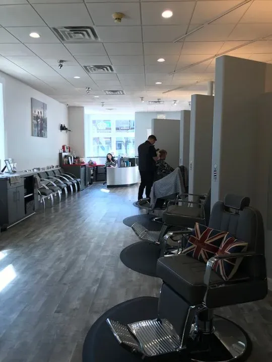 https://cdn.salonspotlight.com/photos/OJiskn8rpwvHjkPGo7WQ/e716e7a2-06c7-4066-98cd-7a70ee2fcd75_720x720