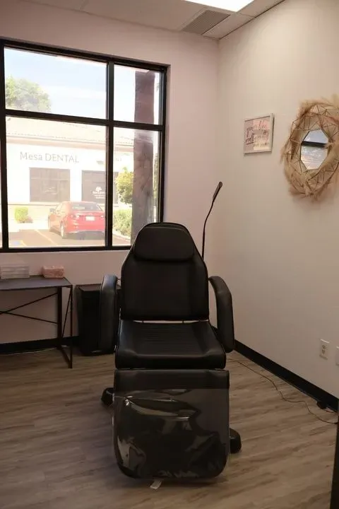 https://cdn.salonspotlight.com/photos/OL8JLesTC85RS8AAmwKc/dc09272b-d117-45aa-9d94-4811ad745157_720x720