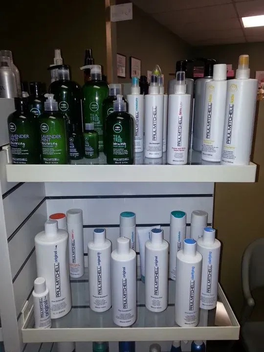 https://cdn.salonspotlight.com/photos/OLHbj669T7KINqerKH51/b22a13c3-06fb-4421-9abc-7cbdabab329f_720x720