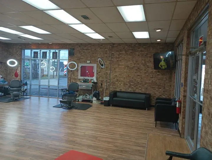 https://cdn.salonspotlight.com/photos/OMBixR5gaVXo5SOEznls/43cc5900-ea70-4cb6-ac3c-4a590670cc71_720x720