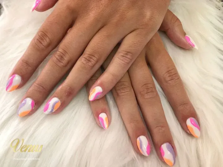 https://cdn.salonspotlight.com/photos/OPC7VBY4qD7H5nfHKBPA/ac08f58b-7f85-482c-8820-91147f759701_720x720