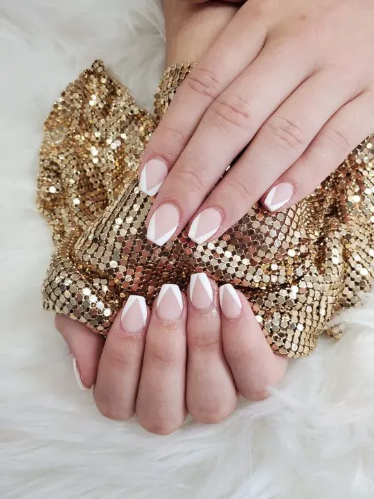 https://cdn.salonspotlight.com/photos/OPVVSkBUZKVSdk4TbTVf/6a31d1b4-77de-449b-901e-a2a4e3b6e44d_720x720