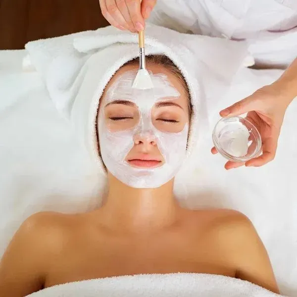 https://cdn.salonspotlight.com/photos/OPs5CUujtiSzFysdchlv/3289b0fe-e25b-4986-8945-bcef341c61fa_720x720