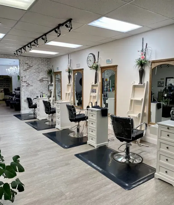 https://cdn.salonspotlight.com/photos/OR3NVKqVe8l0T7Ut3ppA/b6f2df3f-ffaf-421b-bc35-8bbf4d3f3778_720x720