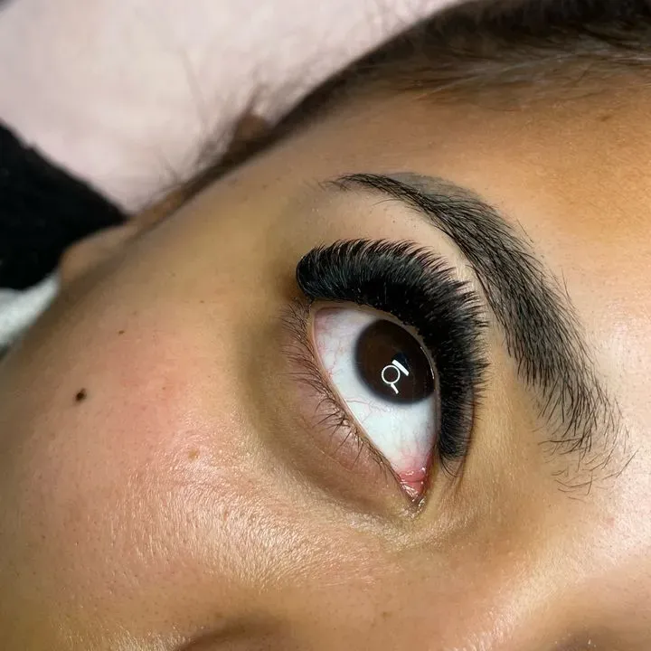 https://cdn.salonspotlight.com/photos/ORuCXHBPpsZoNBvSU6rx/2275078b-d0c9-4b35-aefd-3d4758a593c8_720x720