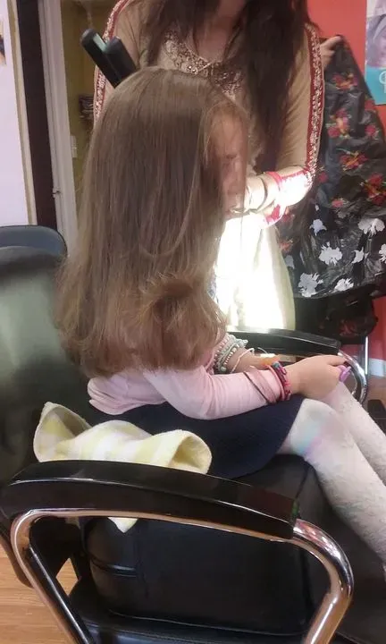 https://cdn.salonspotlight.com/photos/OSYFcUHIkTE1JfefiJPN/c45c223c-8d4a-4cec-a3b3-f4221d6caa28_720x720