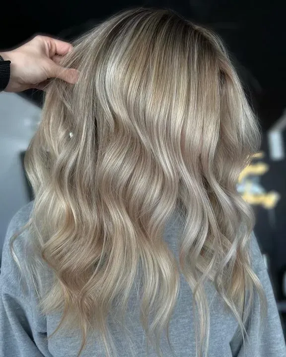 https://cdn.salonspotlight.com/photos/OSpv64fbQ2e451ngqjOl/3680d1e3-3d20-440a-9602-20885ced6698_720x720