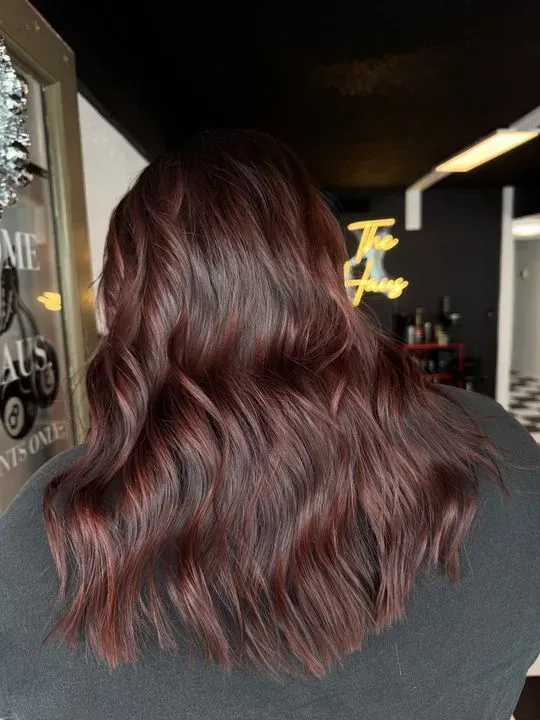 https://cdn.salonspotlight.com/photos/OSpv64fbQ2e451ngqjOl/95451bdc-c75b-48be-977a-3883f747939f_720x720