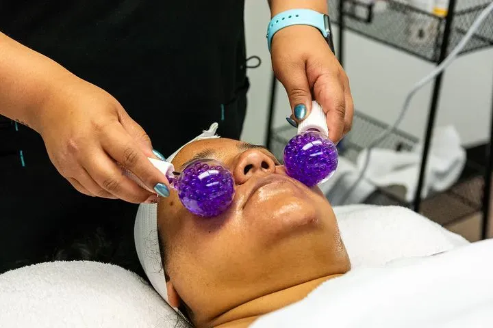 https://cdn.salonspotlight.com/photos/OTS07zTme3ECmEmwU8jO/784fabdc-9512-4f7b-b223-da8a6f1633b8_720x720