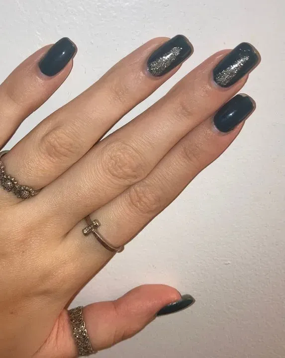 https://cdn.salonspotlight.com/photos/OW92mLqXHsepZQ6wuhbx/69f90cf8-368a-4ffc-9ad1-3bb431b60beb_720x720