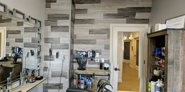 https://cdn.salonspotlight.com/photos/OWmsrhpFY4CGTqBlLtNw/afd285da-2a74-48e3-83b1-d14d7e266b24_720x720