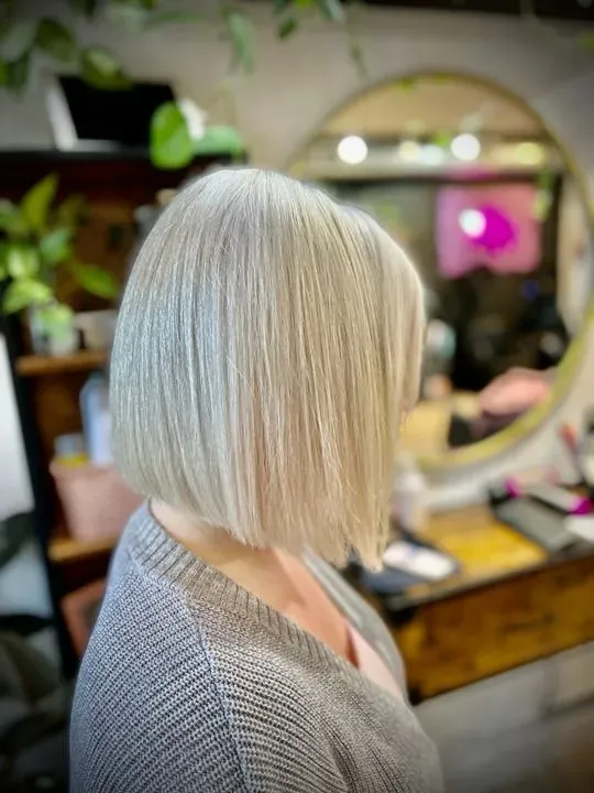 https://cdn.salonspotlight.com/photos/OaQI9UdhIDr1PSGp24xQ/41b1a164-5916-48ca-9a96-49dd67dc5c4a_720x720