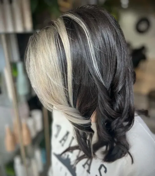 https://cdn.salonspotlight.com/photos/OaQI9UdhIDr1PSGp24xQ/b796fa92-85a9-448f-b9ef-34343ce6efe5_720x720