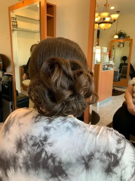 https://cdn.salonspotlight.com/photos/OcnJgwZ8hcxNoWP99S1c/278ce41c-dce0-468c-9f61-c906f0033ce8_720x720