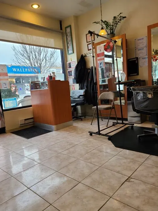 https://cdn.salonspotlight.com/photos/OcnJgwZ8hcxNoWP99S1c/696fa0d7-5c37-4e85-82ee-f5a8266c3af6_720x720