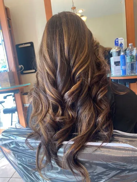 https://cdn.salonspotlight.com/photos/OcnJgwZ8hcxNoWP99S1c/d39c12a2-b81a-430f-af2f-02544d40aca2_720x720