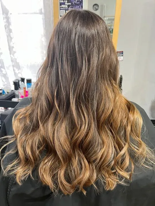 https://cdn.salonspotlight.com/photos/Od2spyaD5BZmEMrEs8Wt/3946937f-cf2e-4def-8445-91b6e3578e5f_720x720