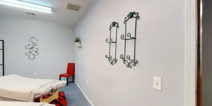 https://cdn.salonspotlight.com/photos/Odqm3rzyBdegGQSl2AuD/ce2d7a92-6799-450c-a442-e14823d7c971_720x720