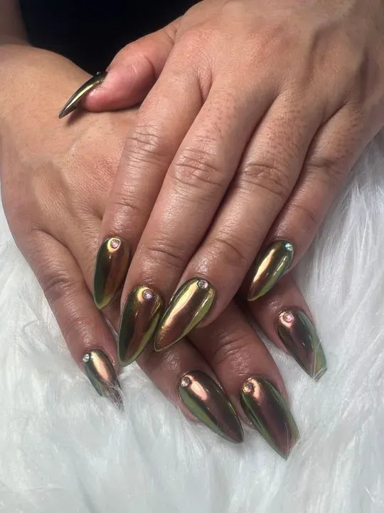 https://cdn.salonspotlight.com/photos/OfNearELAjhyvk13r9Fh/3e900335-a47b-409d-ac80-c2f8316fa4ef_720x720