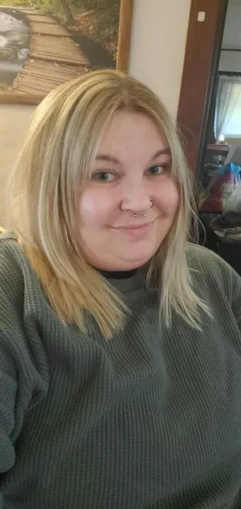 https://cdn.salonspotlight.com/photos/OgAQm85270rTUbtB23BZ/c7cd9285-53b2-4e6a-ab3e-dbe029d7b6c1_720x720