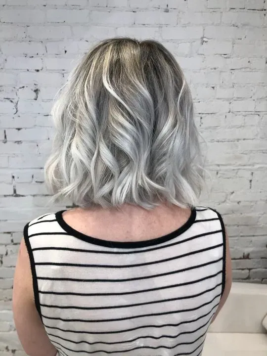 https://cdn.salonspotlight.com/photos/OiHhjZA2CI9a820dmPxI/5cd0f528-7b98-47ad-92ca-51533dd3d53f_720x720