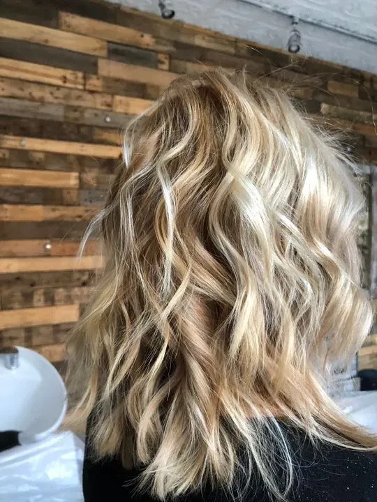 https://cdn.salonspotlight.com/photos/OiHhjZA2CI9a820dmPxI/816e62ae-44b5-41bd-8f6a-54b8221d3389_720x720