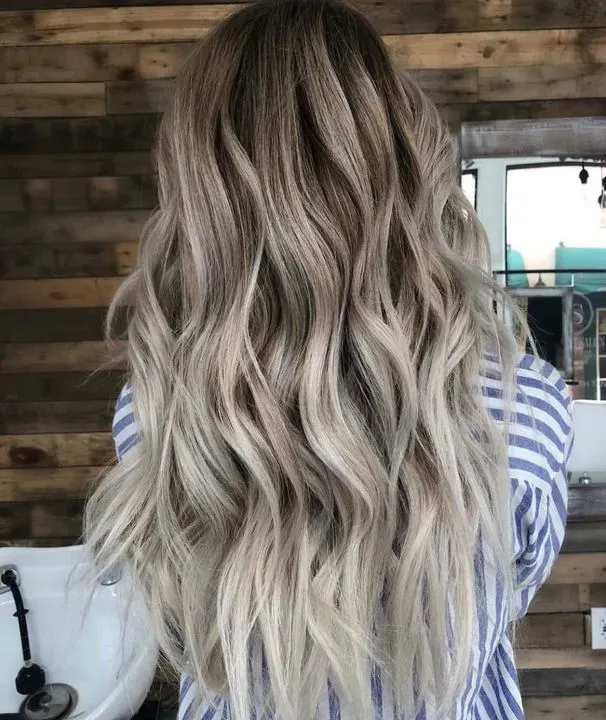 https://cdn.salonspotlight.com/photos/OiHhjZA2CI9a820dmPxI/d236cfbb-7917-49a6-a707-963e6dfbe7b6_720x720