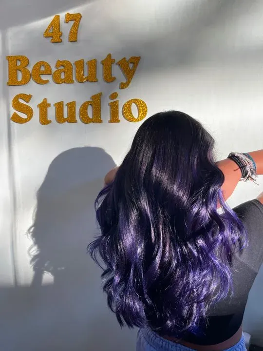 https://cdn.salonspotlight.com/photos/Oiz6Eta2vfU3nn3zJ7ih/001e4125-9e99-4f88-9d85-0565d0536f27_720x720
