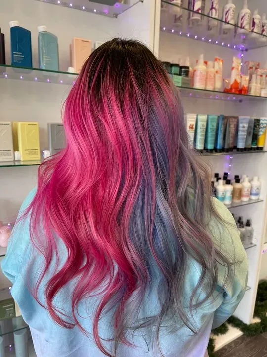 https://cdn.salonspotlight.com/photos/Oiz6Eta2vfU3nn3zJ7ih/c9b8ea5c-d2c4-4d01-8354-fbbf7e707266_720x720