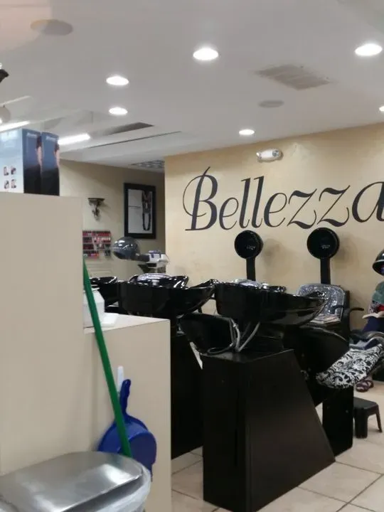 https://cdn.salonspotlight.com/photos/Oj5qeLWng4Fr1QTv7pL9/bbf759ae-c857-4f2e-8f71-ec12d5b60cf5_720x720