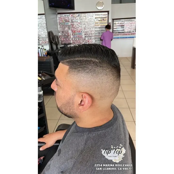 https://cdn.salonspotlight.com/photos/OlFbhhoe72KSNk6WSCfY/9bf96a65-a0d7-4861-ad93-ef8dab153c3f_720x720