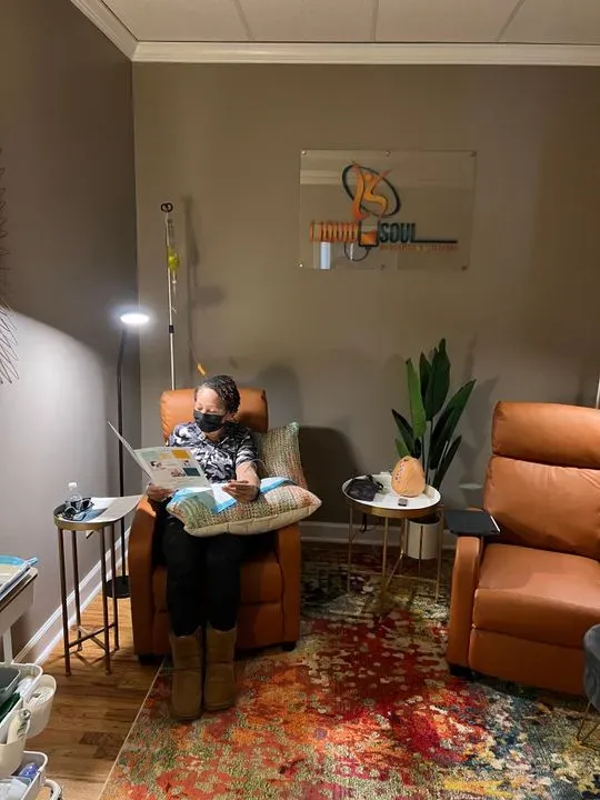 https://cdn.salonspotlight.com/photos/Om66Y70sUyBNq7PlZj6V/33e50f27-aedc-4804-8653-1010265b9e6c_720x720