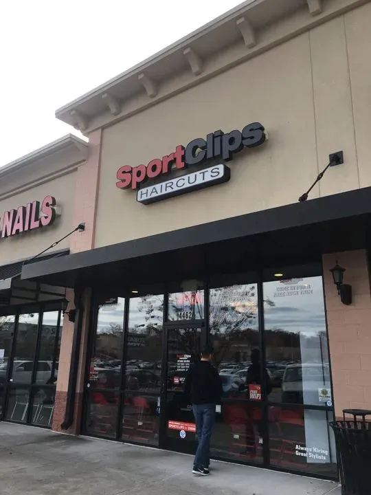 https://cdn.salonspotlight.com/photos/Oo1z2ZiZmfNoyR6ig8th/88f26407-723a-4fce-9100-df8a21950dba_720x720
