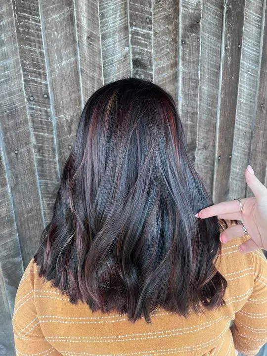 https://cdn.salonspotlight.com/photos/OoQ8E6F3NfLtDap6mtMY/6bad1c58-4092-42fb-98df-c4dc6aa4ec5b_720x720