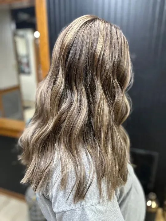 https://cdn.salonspotlight.com/photos/OoQ8E6F3NfLtDap6mtMY/ddd6b79f-2fd7-413a-a414-f6966d6f703a_720x720